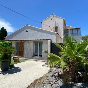 Hébergement de vacances Maison Lumineuse En Bord De Mer..., Hyères