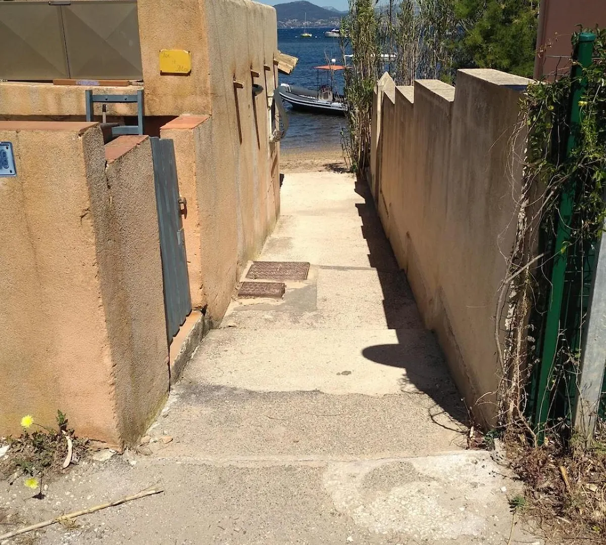Maison Familiale Sur La Presqu'Ile De Giens Hyeres 0*,